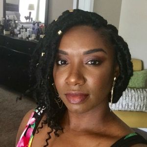 Meet your Posher, Evelyn